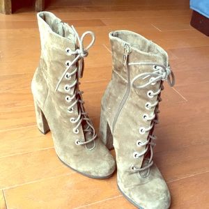 Vince Camuto boots. Size 8, light brown suede.